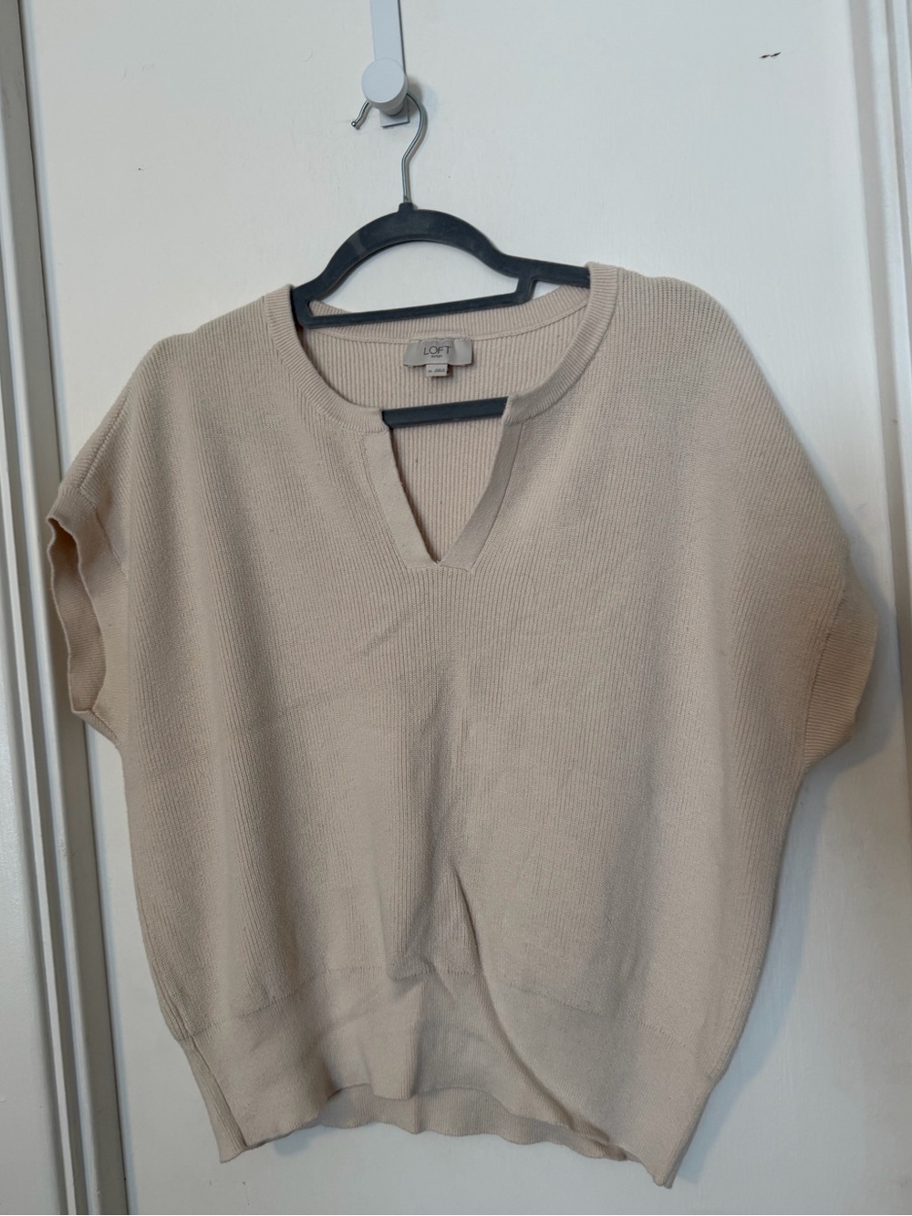 LOFT Beige/Cream V-Notch Short Sleeve Knit Sweater